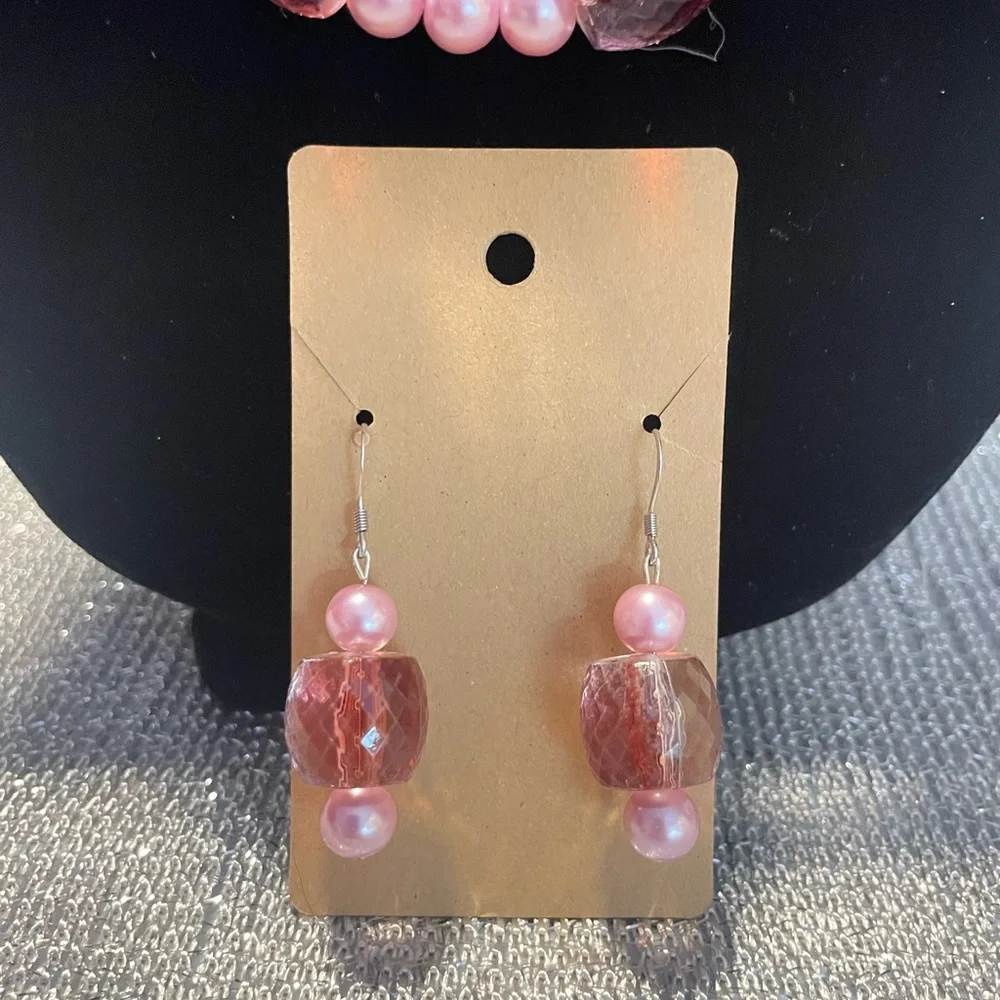 Necklace & Pierced Earring Set with Pink and Red Beads. - Picture 6 of 9